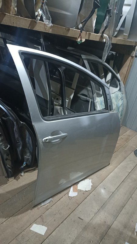 Дверь TOYOTA WISH ZNE10 1ZZFE 2008 передняя правая (б/у) Дверь TOYOTA WISH ZNE10 1ZZFE 2008 передняя правая (б/у)