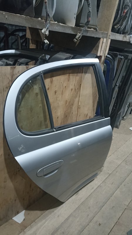 Дверь TOYOTA PLATZ NCP12 1NZFE 2000 задняя правая (б/у)
