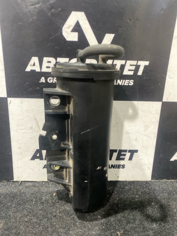 Фильтр паров топлива TOYOTA MARK II JZX100 1JZGE (б/у)