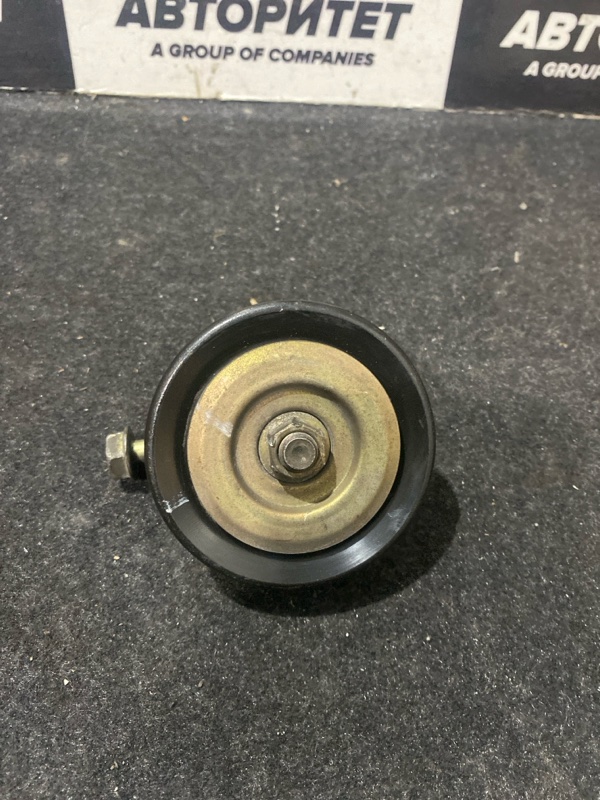 Ролик натяжителя TOYOTA MARK II GX100 1GFE (б/у) Ролик натяжителя TOYOTA MARK II GX100 1GFE (б/у)