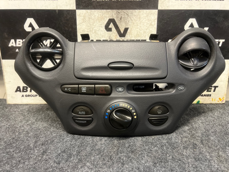 Климат-контроль TOYOTA VITZ NCP10 (б/у)