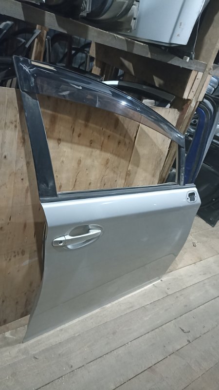 Дверь TOYOTA WISH ZGE20 2ZRFAE 2010 передняя правая (б/у) Дверь TOYOTA WISH ZGE20 2ZRFAE 2010 передняя правая (б/у)