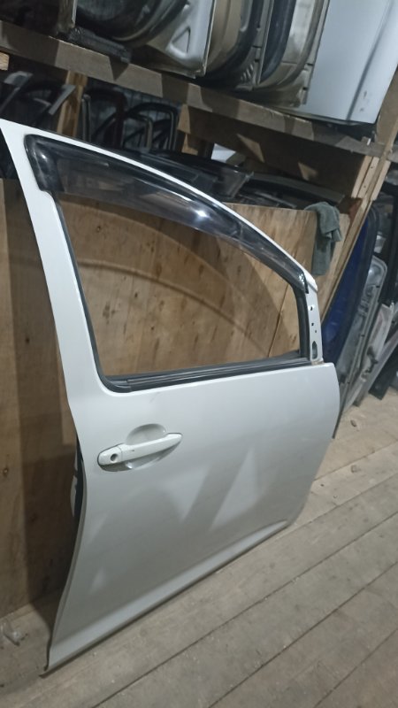 Дверь TOYOTA WISH ZNE10 1ZZFE 2008 передняя правая (б/у) Дверь TOYOTA WISH ZNE10 1ZZFE 2008 передняя правая (б/у)