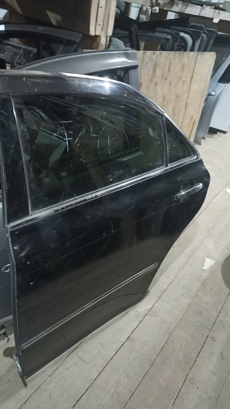 Дверь TOYOTA CROWN GRS182 задняя левая (б/у) Дверь TOYOTA CROWN GRS182 задняя левая (б/у)
