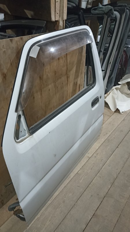 Дверь SUZUKI JIMNY JB23W K6AT 2000 передняя левая (б/у)