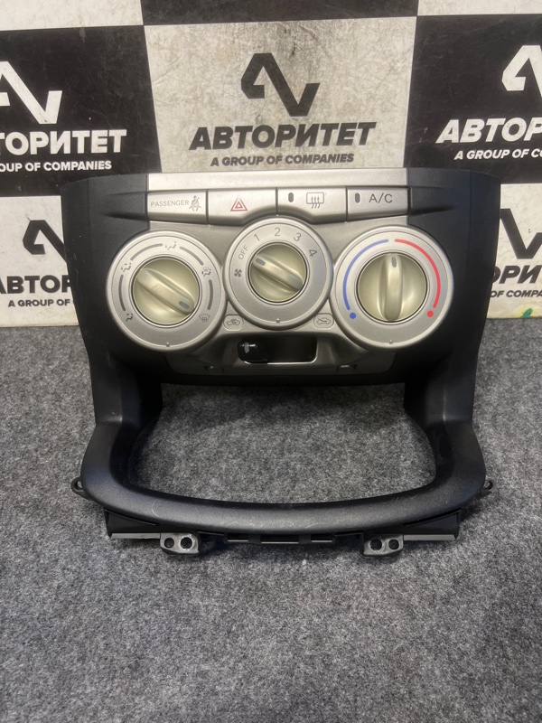 Климат-контроль TOYOTA PASSO KGC10 (б/у)