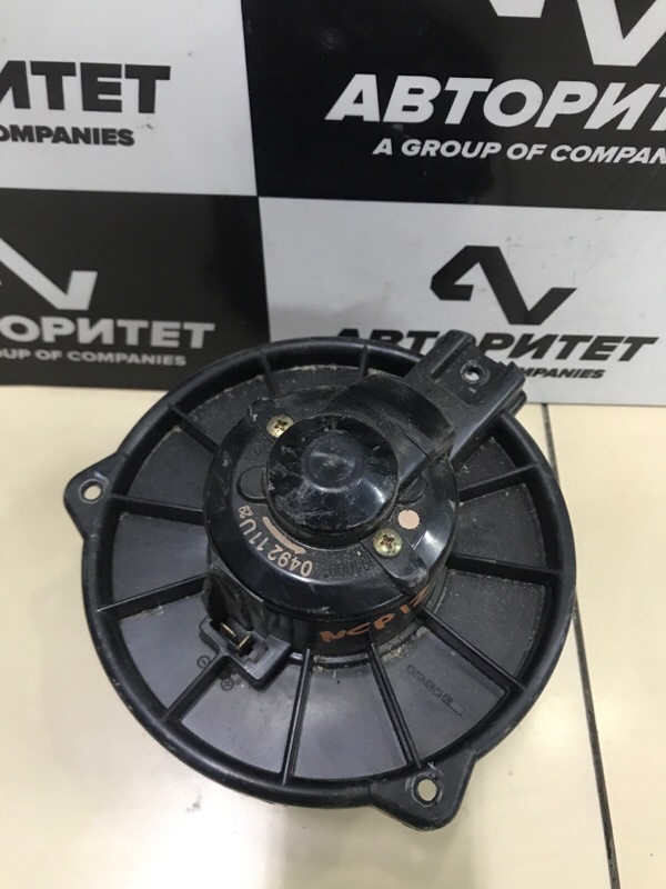 Мотор печки TOYOTA PLATZ NCP12 1NZFE 2002 передний (б/у)