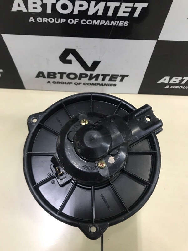 Мотор печки TOYOTA PLATZ NCP12 1NZFE 2002 передний (б/у)