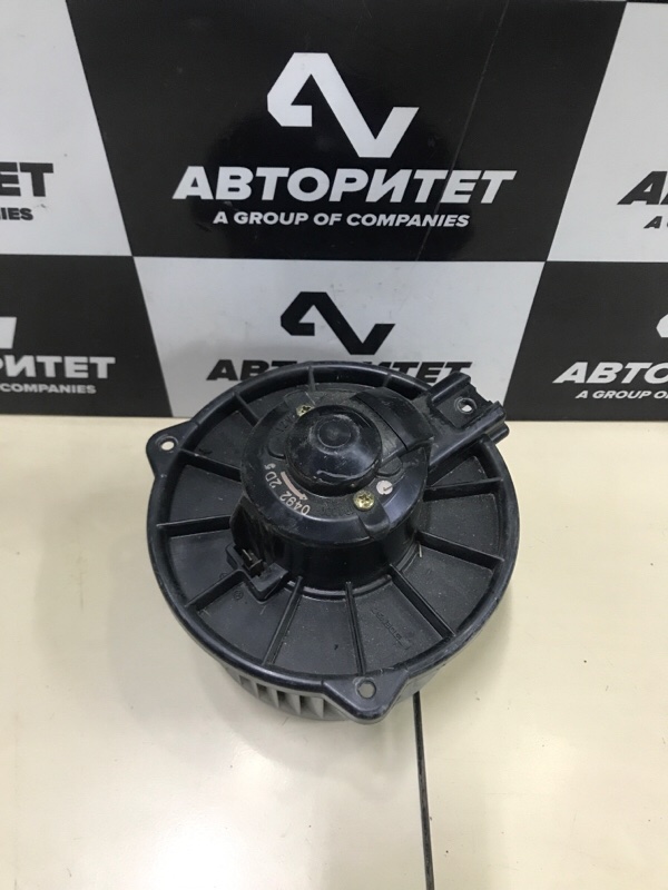 Мотор печки TOYOTA PLATZ NCP12 1NZFE 2002 передний (б/у)