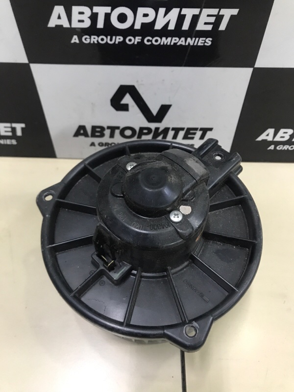 Мотор печки TOYOTA RAUM NCZ20 1NZFE 2006 передний (б/у)