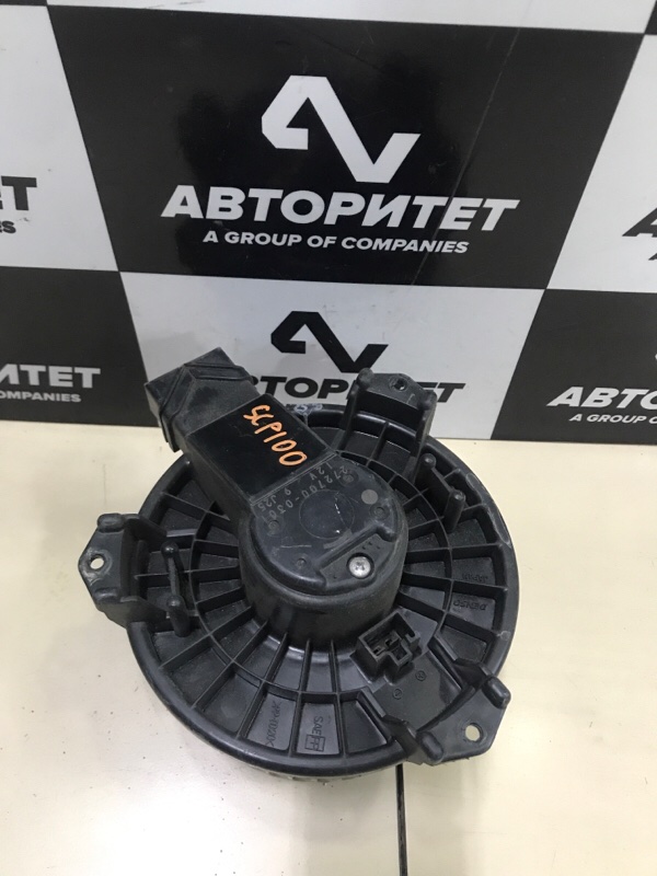 Мотор печки TOYOTA RACTIS SCP100 2SZFE 2005 передний (б/у)