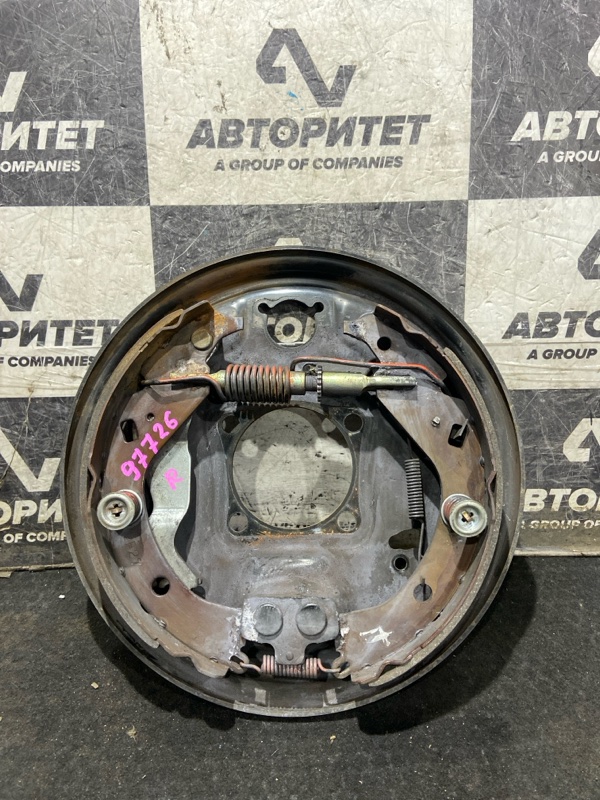 Тормозной механизм TOYOTA COROLLA SPACIO NZE121 1NZFE задний правый (б/у)