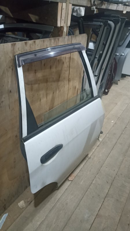 Дверь NISSAN AD VFY11 QG15DE 2006 задняя правая (б/у)