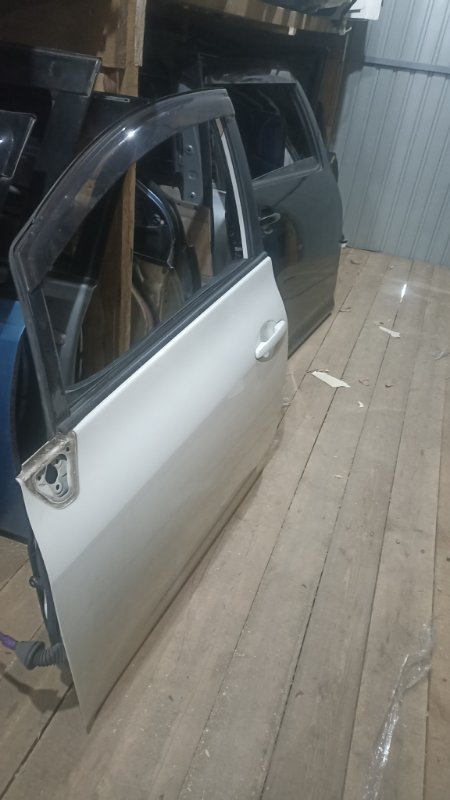 Дверь TOYOTA AURIS NZE154 1NZFE 2007 передняя левая (б/у)