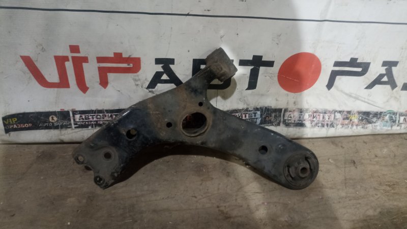 Рычаг TOYOTA AURIS NZE154 1NZFE 2010 передний левый (б/у)