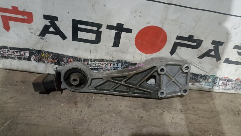 Крепление редуктора TOYOTA NOAH ZRR75 2ZRFE 2008 заднее (б/у)