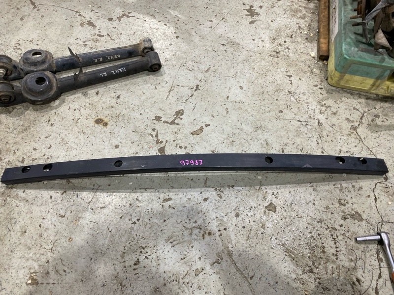 Жесткость бампера TOYOTA CARINA AT211 7AFE (б/у)