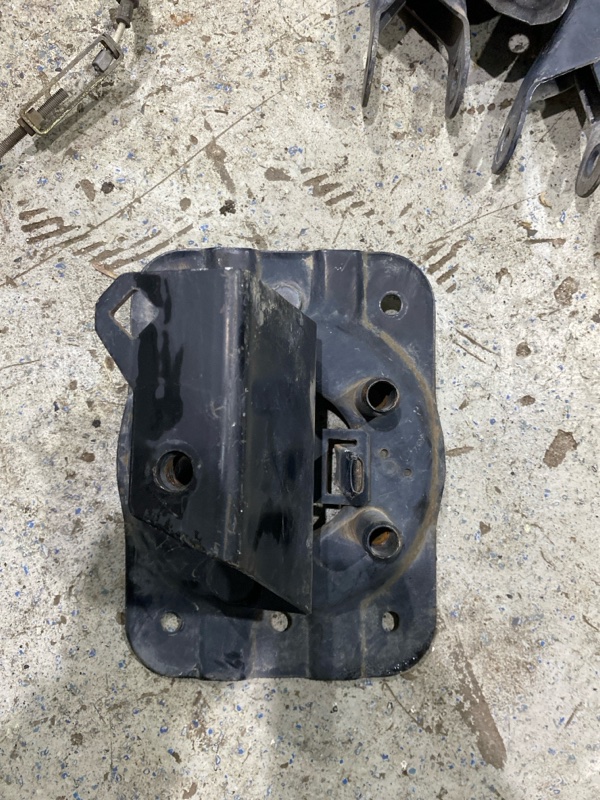 Крепление запаски MITSUBISHI PAJERO MINI H58A 4A30 (б/у)