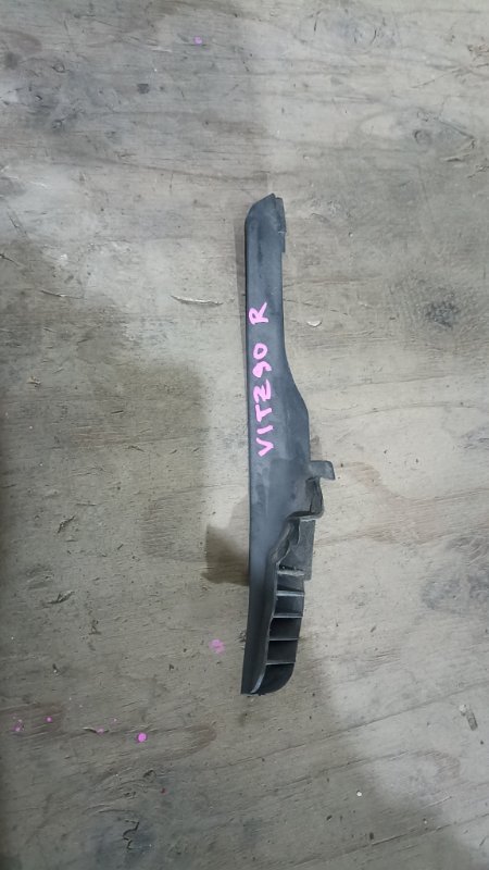Уголок жабо TOYOTA VITZ KSP90 1KRFE 2006 правый (б/у)