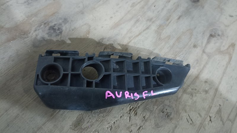 Крепление бампера TOYOTA AURIS NZE154 1NZFE 2007 переднее левое (б/у)