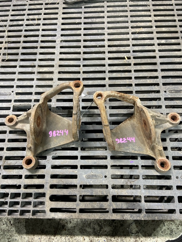 Крепление балки подвески HONDA STEPWGN RG1 K20A (б/у)