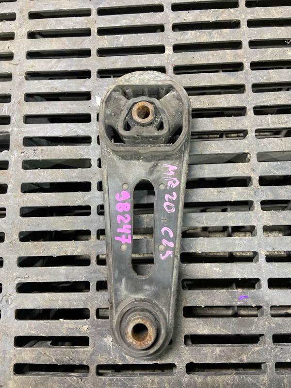 Подушка двигателя NISSAN SERENA C25 MR20DE задняя (б/у)