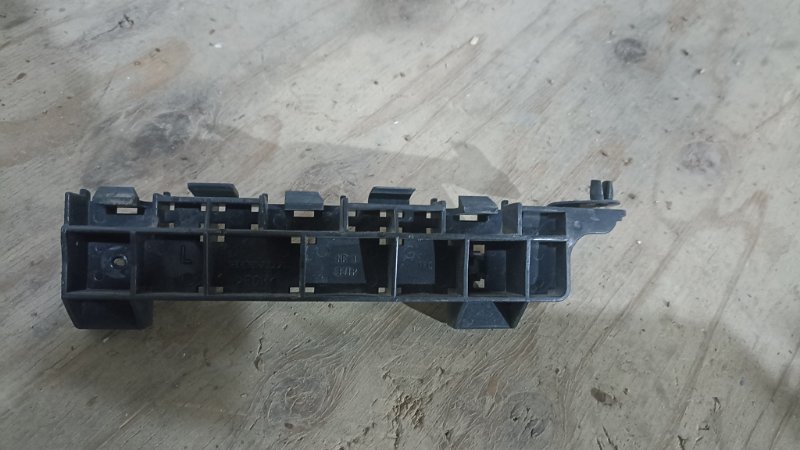 Крепление бампера HONDA FIT SHUTTLE GP2 LDA 2012 переднее левое (б/у)