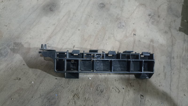 Крепление бампера HONDA FIT SHUTTLE GP2 LDA 2012 переднее правое (б/у)