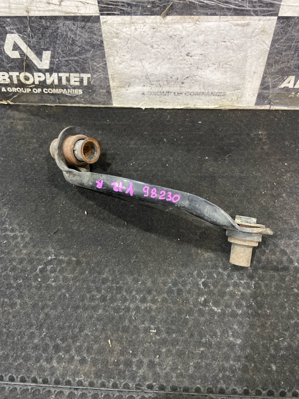 Рычаг NISSAN WINGROAD Y12 HR15DE правый (б/у)