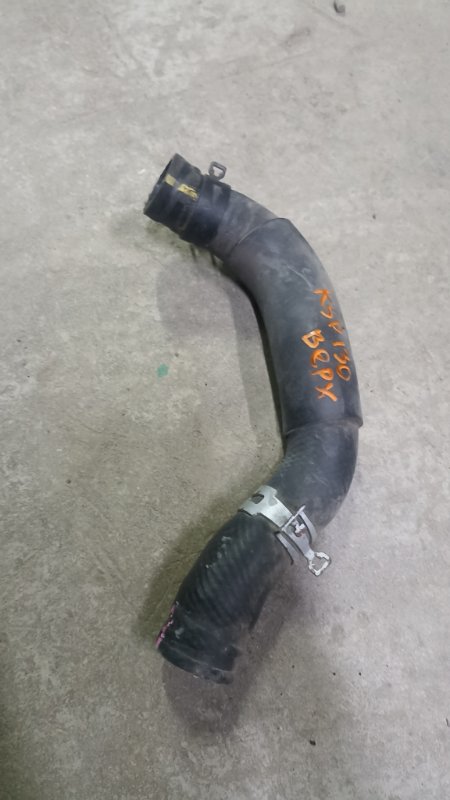 Патрубок радиатора TOYOTA VITZ KSP130 1KRFE 2012 (б/у)