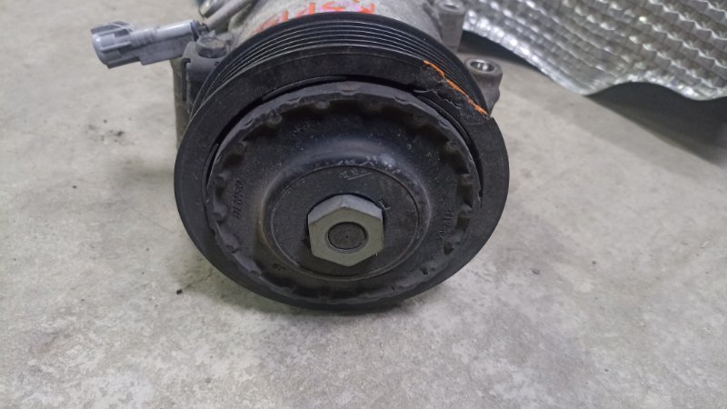 Компрессор кондиционера TOYOTA VITZ KSP130 1KRFE 2012 (б/у)