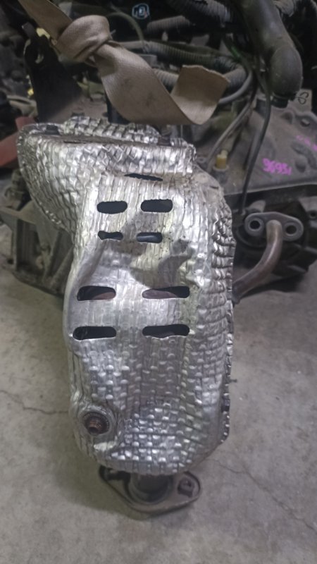 Коллектор выпускной TOYOTA VITZ KSP130 1KRFE 2012 (б/у)