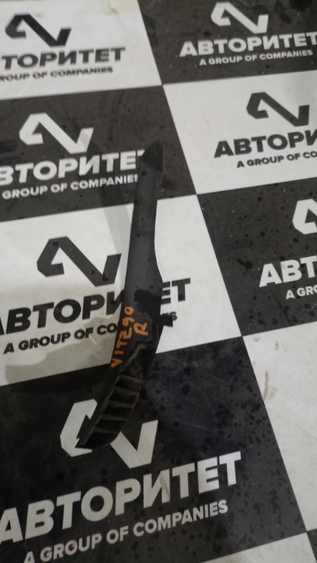Уголок жабо TOYOTA VITZ SCP90 2SZFE 2006 правый (б/у)