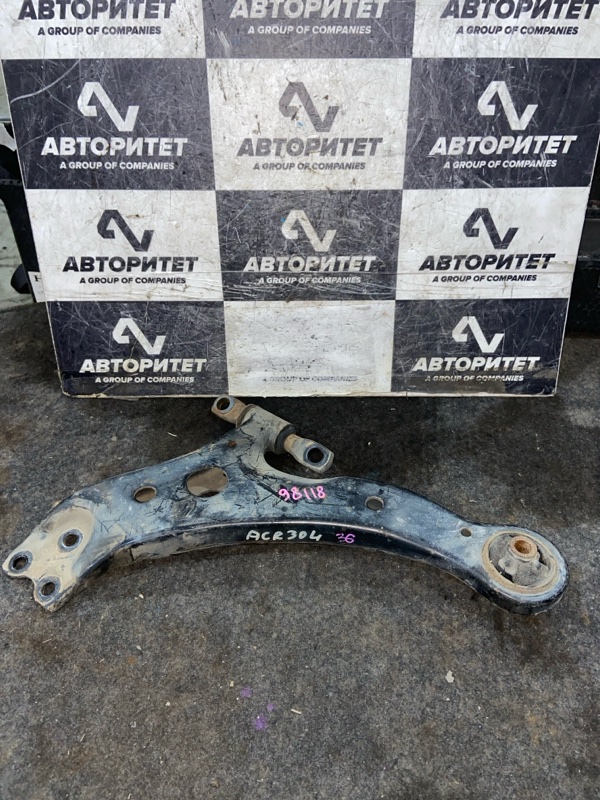 Рычаг TOYOTA ESTIMA ACR40 2AZFE передний левый (б/у)