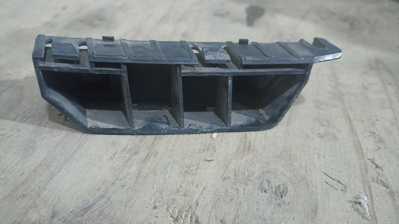 Крепление бампера HONDA FIT GD1 L13A 2007 переднее левое (б/у)