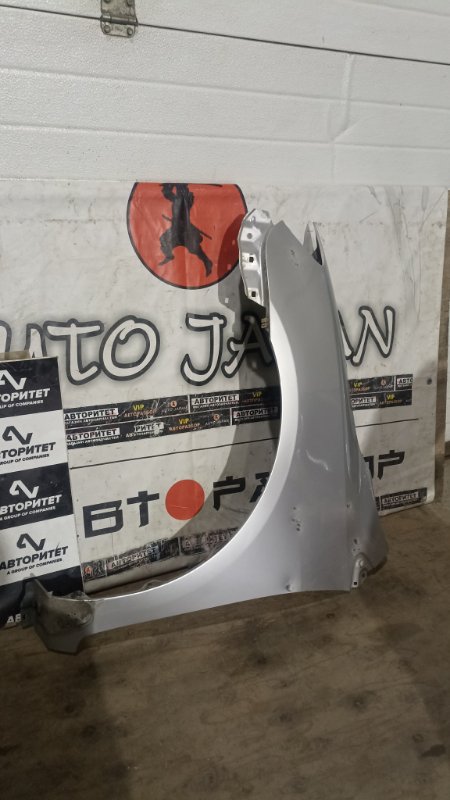 Крыло TOYOTA COROLLA AXIO ZRE142 2ZRFE 2010 переднее левое (б/у)