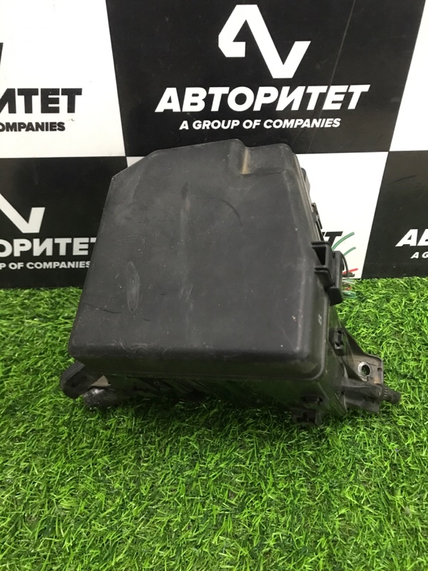 Блок предохранителей TOYOTA RACTIS SCP100 2SZFE 2005 (б/у)