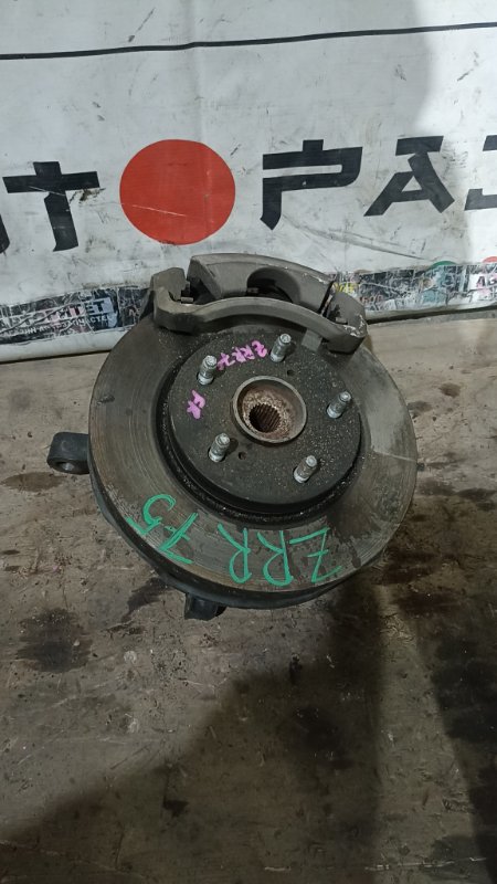 Ступица TOYOTA NOAH ZRR75 3ZRFE 2009 передняя правая (б/у)