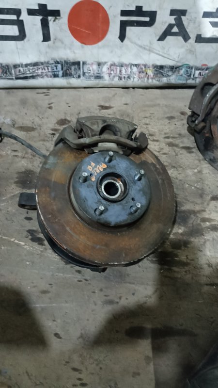 Ступица TOYOTA VOXY AZR60 1AZFSE 2003 передняя правая (б/у)