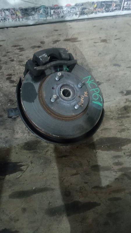 Ступица TOYOTA IST NCP61 1NZFE 2004 передняя правая (б/у)