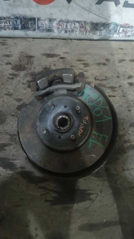 Ступица TOYOTA IST NCP61 1NZFE 2004 передняя левая (б/у)