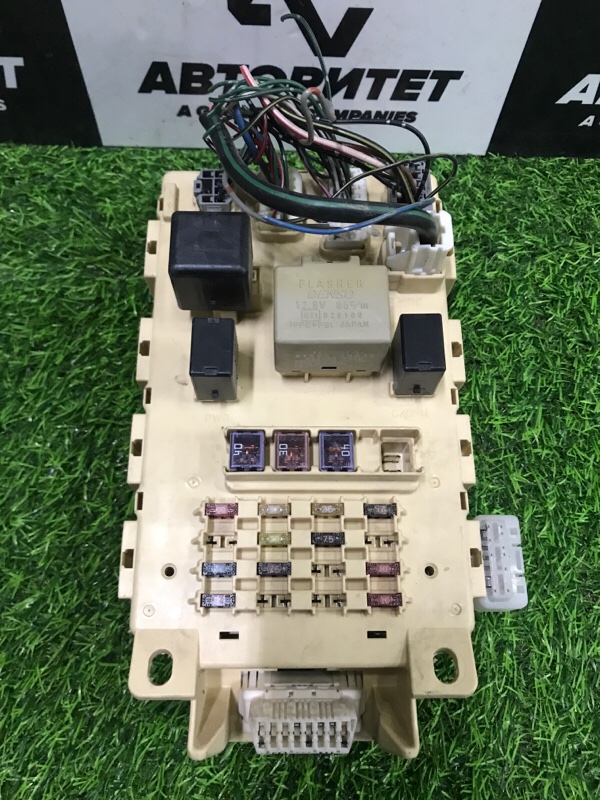 Блок предохранителей TOYOTA PLATZ NCP12 1NZFE 2000 (б/у)