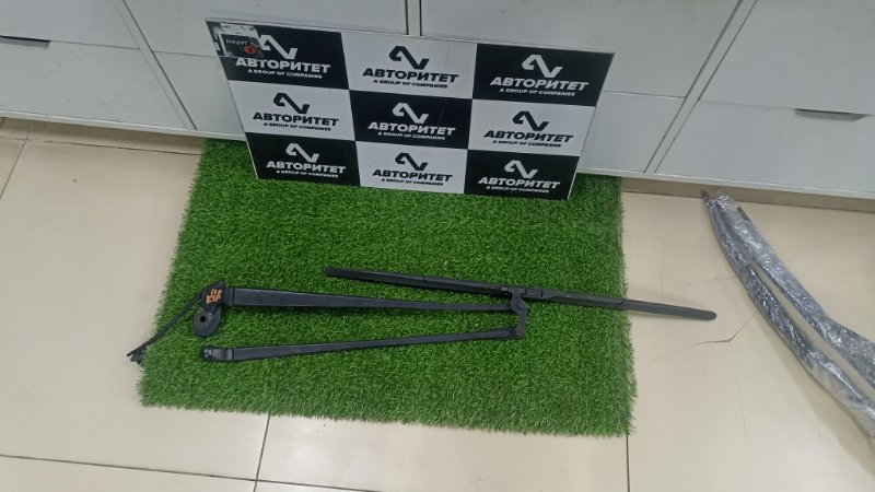 Дворник TOYOTA VITZ KSP130 1KRFE 2012 (б/у)