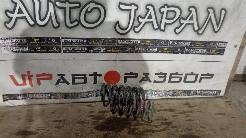 Пружина NISSAN SERENA TNC24 QR20DE 2002 задняя (б/у)