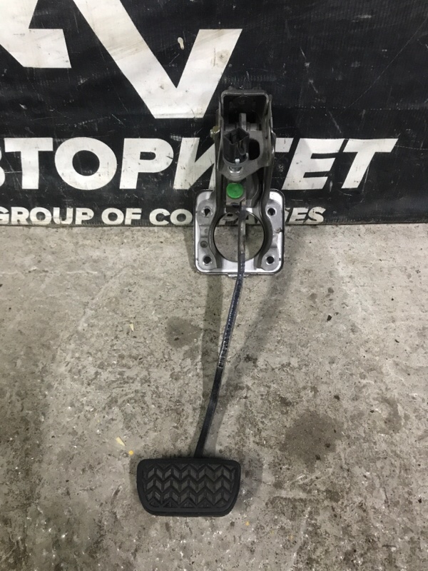 Педаль тормоза TOYOTA PLATZ NCP12 1NZFE 2000 (б/у)