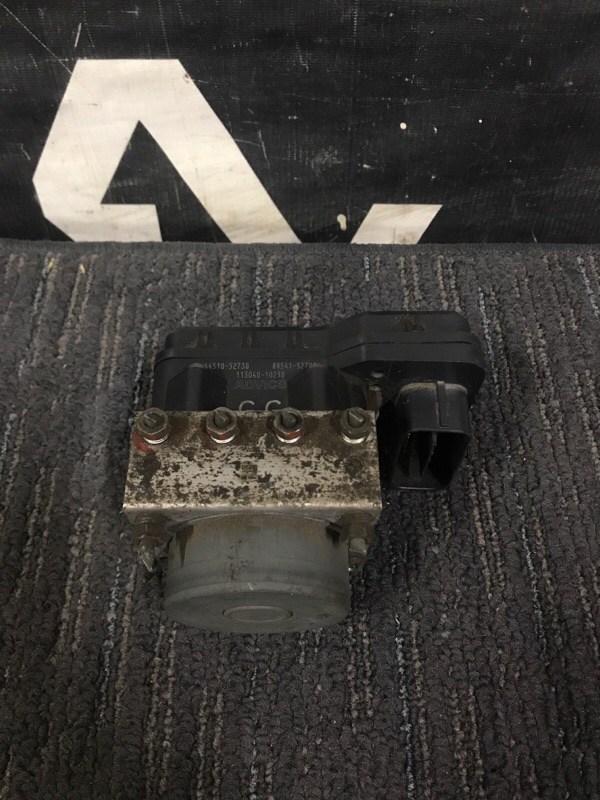 Блок abs TOYOTA VITZ NCP91 1NZFE 2010 (б/у)