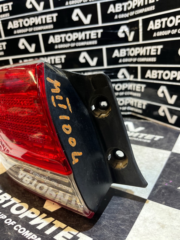 Стоп-сигнал TOYOTA MARK II GX100 1998 левый (б/у)