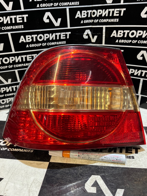 Стоп-сигнал TOYOTA VISTA ZZV50 левый (б/у)