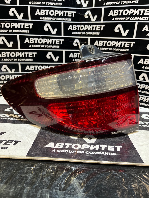 Стоп-сигнал TOYOTA ESTIMA MCR40 левый (б/у)