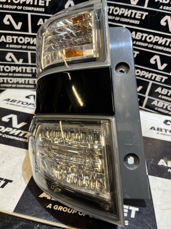 Стоп-сигнал TOYOTA VELLFIRE ANH25 левый (б/у)